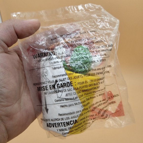 McDonald's Happy Meal Toy Super Mario Brothers Luigi Launcher Toy 2017 New NIB - Picture 4 of 5